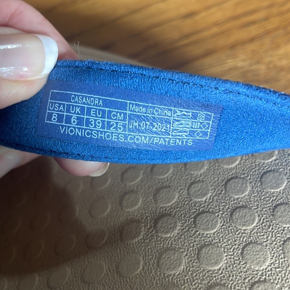 Vionic Cassandra patent leather flip flops (new-without tags) - Picture 2 of 4